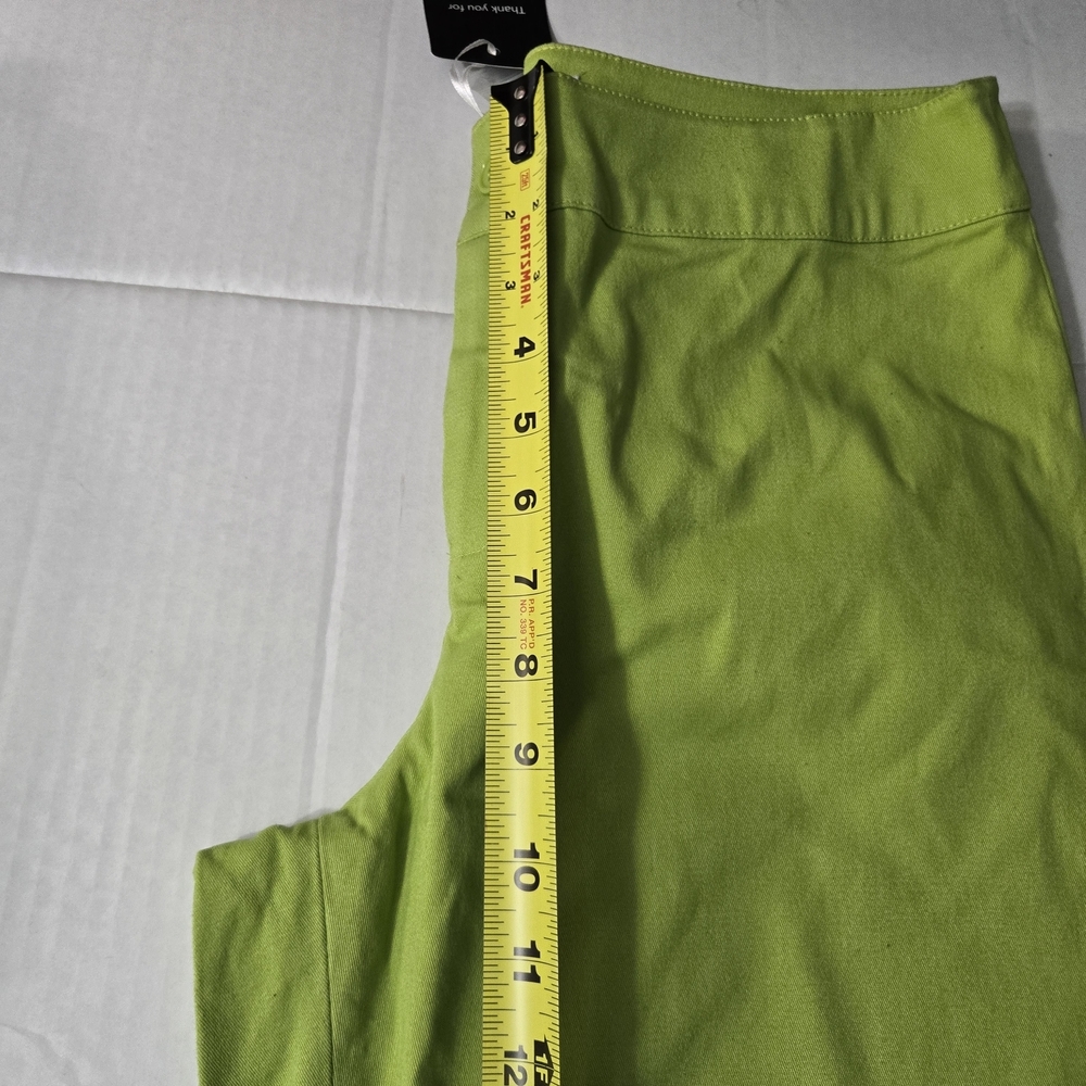 Monroe & Main Lime Green Capris - Picture 6 of 9